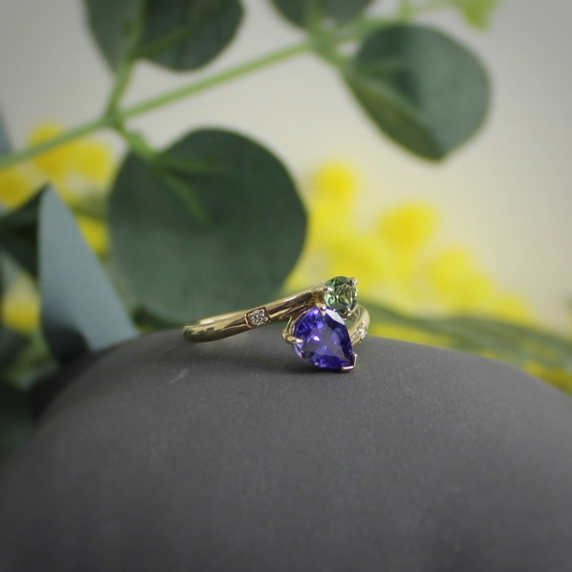 9ct Yellow Gold Tanzanite and Mint Tourmaline Ring