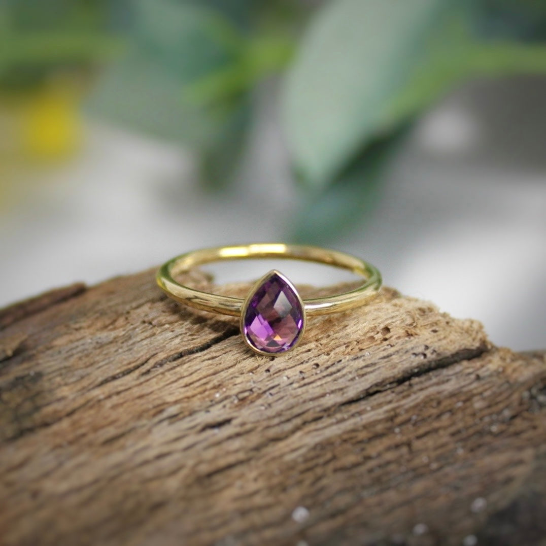 9ct Yellow Gold Pear Amethyst Bezel Ring