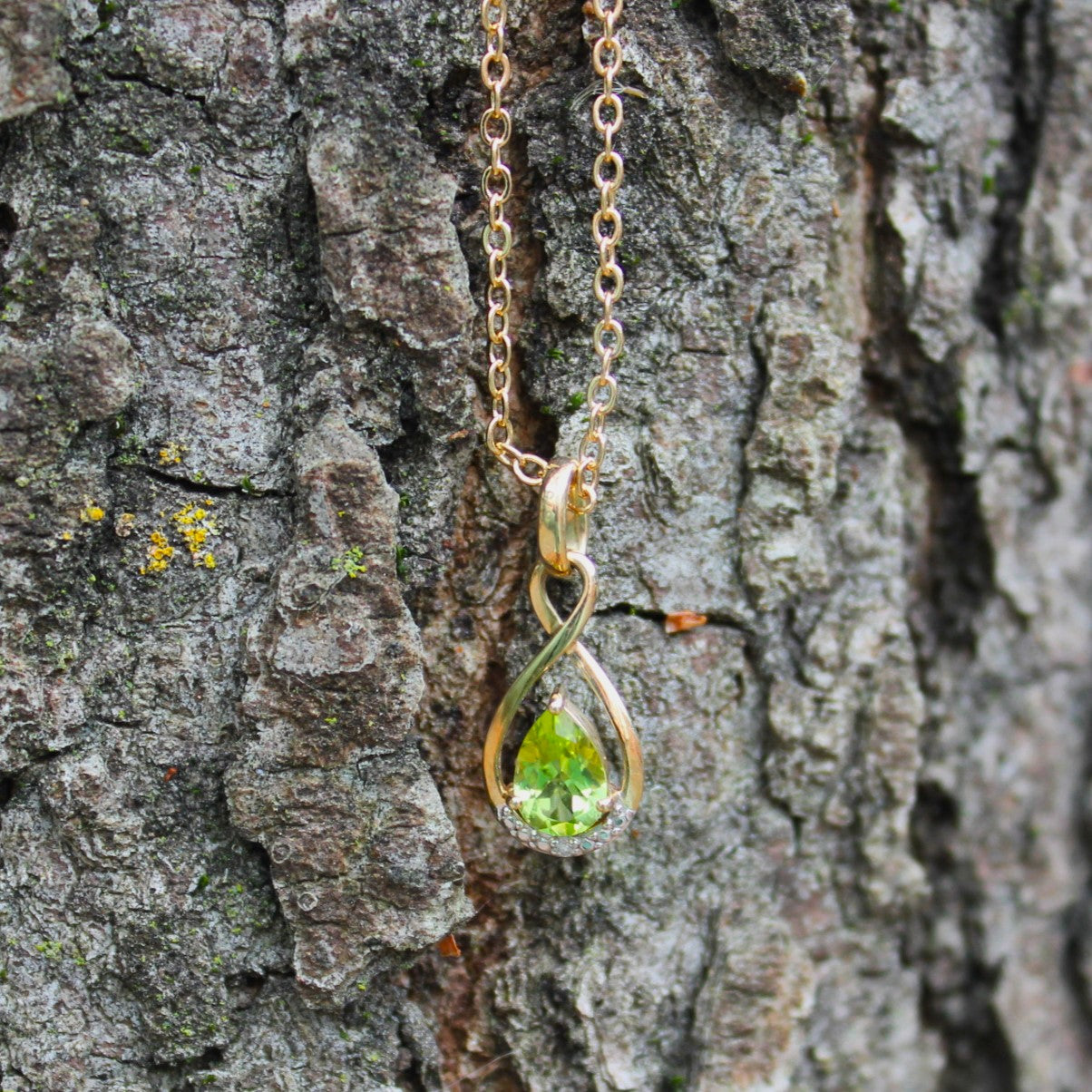 9ct Yellow Gold Pear Peridot Pendant