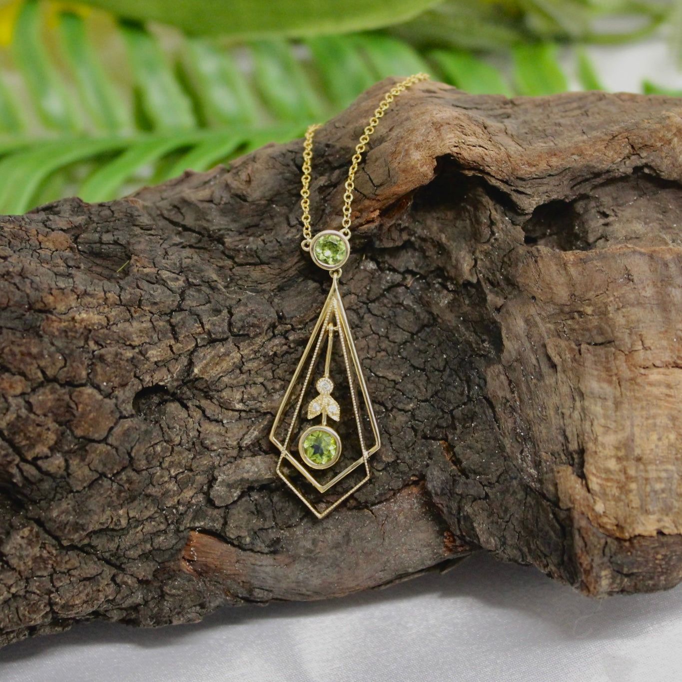 9ct Yellow Gold Peridot Art Deco Style Pendant